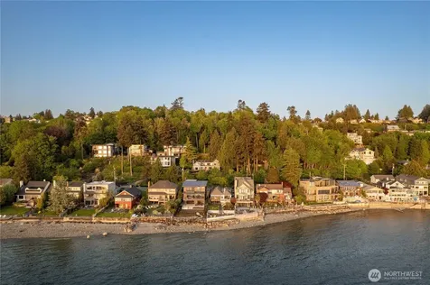 5637 Beach Drive SW Seattle WA 98136
