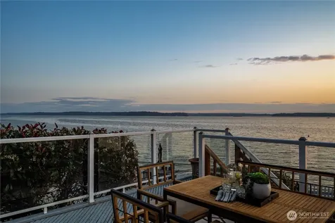 5637 Beach Drive SW Seattle WA 98136