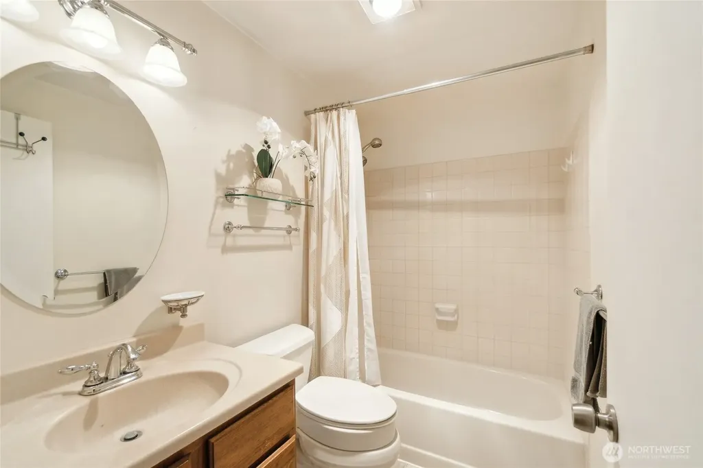4222 Beach Drive SW Seattle WA 98116