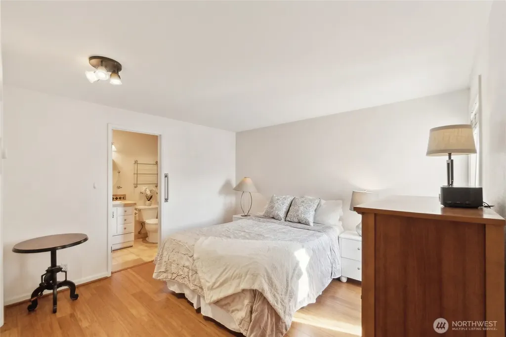 4222 Beach Drive SW Seattle WA 98116