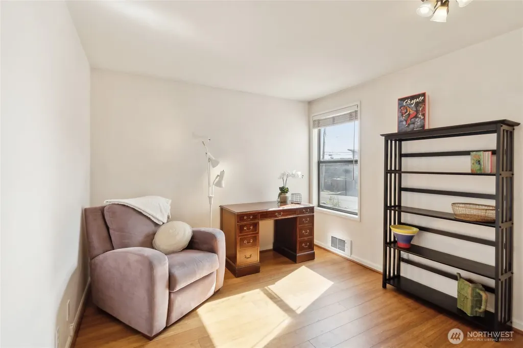 4222 Beach Drive SW Seattle WA 98116