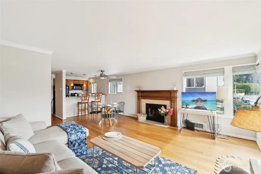 4222 Beach Drive SW Seattle WA 98116