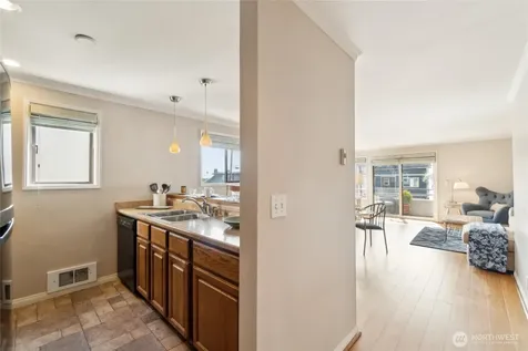 4222 Beach Drive SW Seattle WA 98116