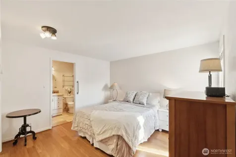 4222 Beach Drive SW Seattle WA 98116