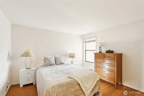 4222 Beach Drive SW Seattle WA 98116