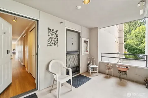 4222 Beach Drive SW Seattle WA 98116