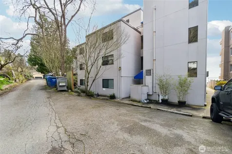4222 Beach Drive SW Seattle WA 98116
