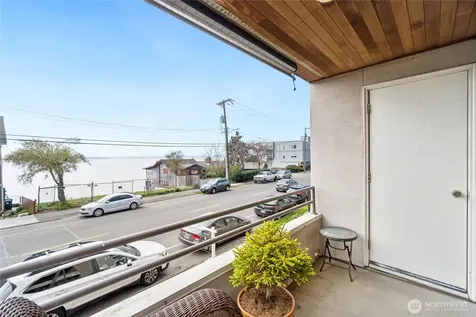 4222 Beach Drive SW Seattle WA 98116
