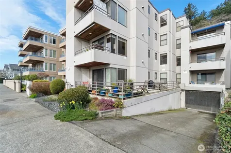 4222 Beach Drive SW Seattle WA 98116