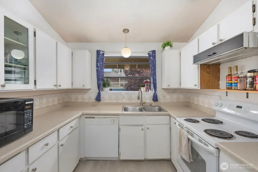 3435 Auburn Way S Auburn WA 98092