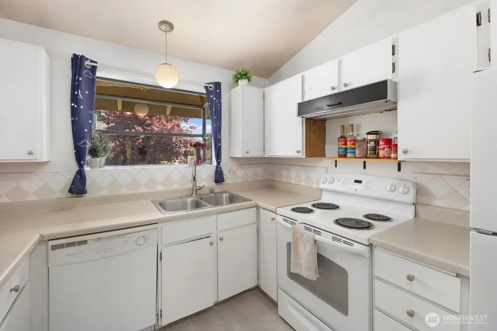 3435 Auburn Way S Auburn WA 98092