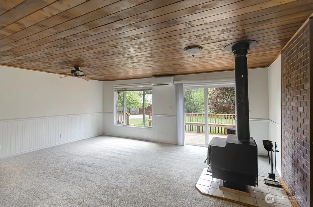 17631 Old Barn Road SE Yelm WA 98597
