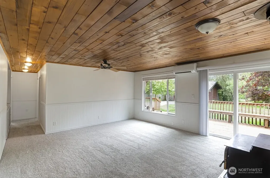 17631 Old Barn Road SE Yelm WA 98597