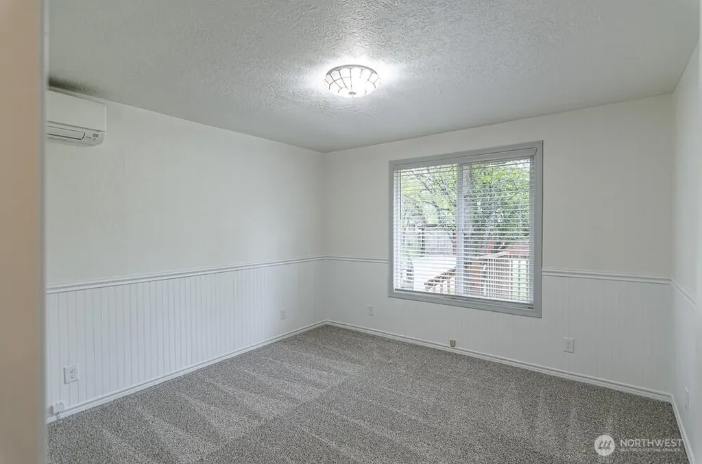 17631 Old Barn Road SE Yelm WA 98597