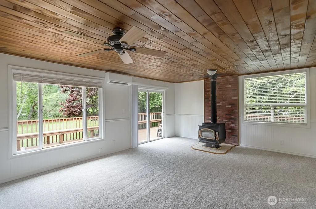 17631 Old Barn Road SE Yelm WA 98597