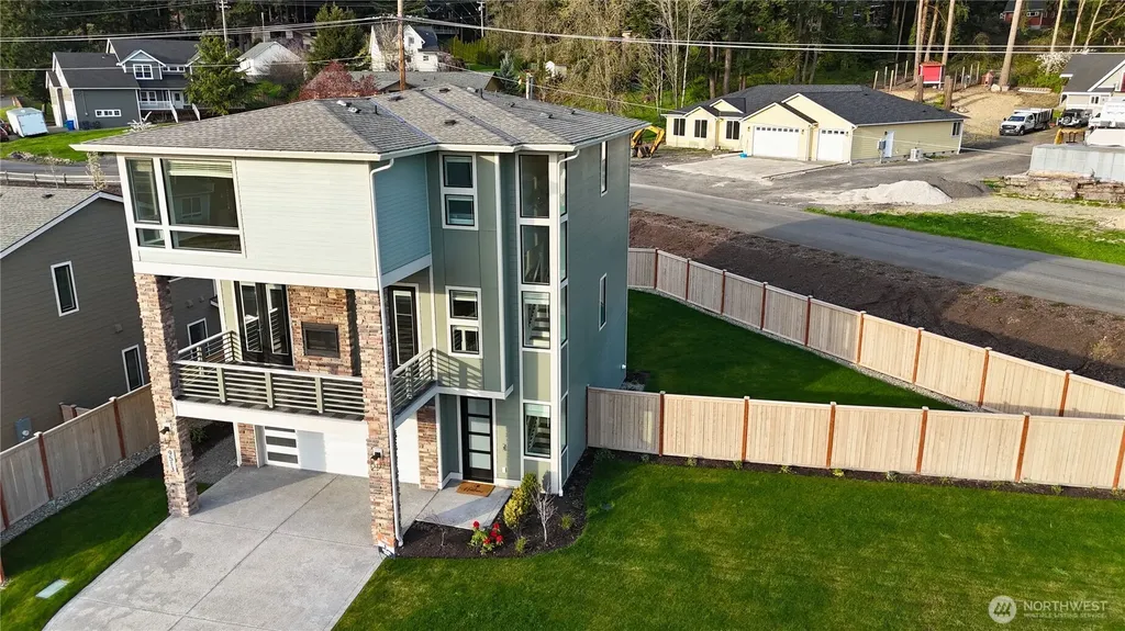 9513 38th Street E Edgewood WA 98371