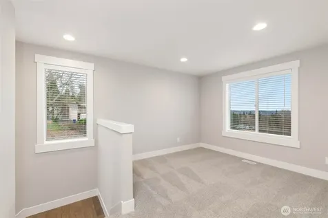 9513 38th Street E Edgewood WA 98371