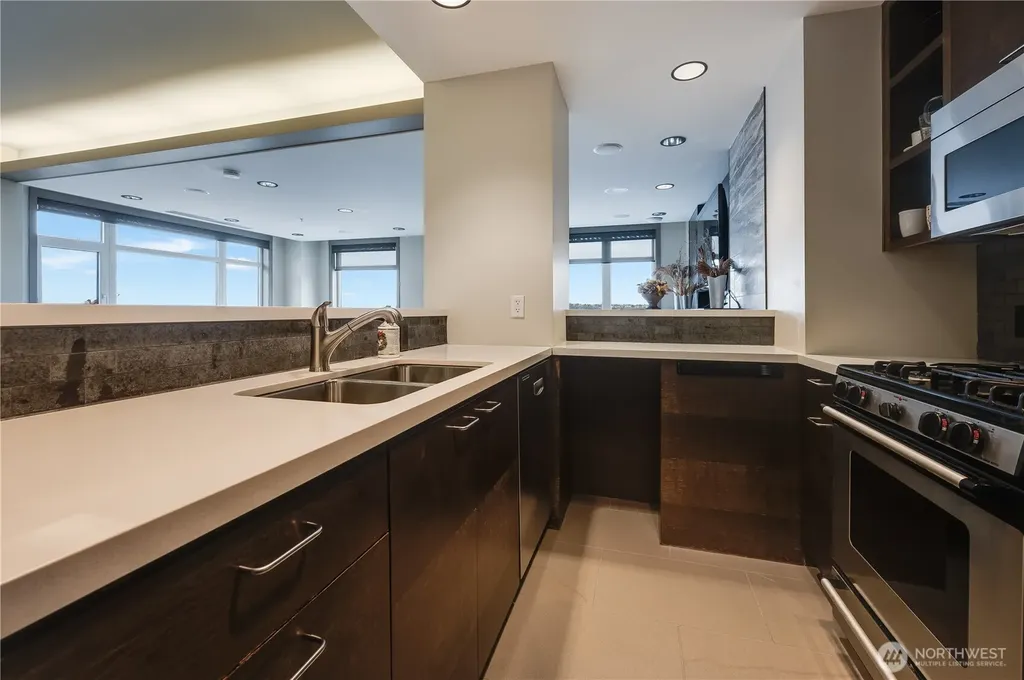 2607 Western Avenue Seattle WA 98121