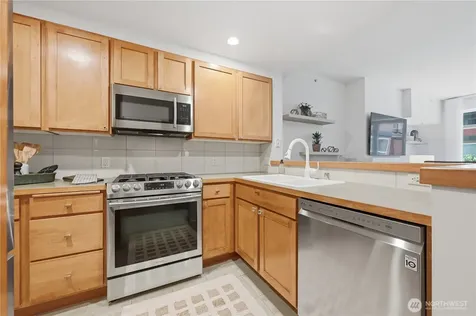 2607 Western Avenue Seattle WA 98121
