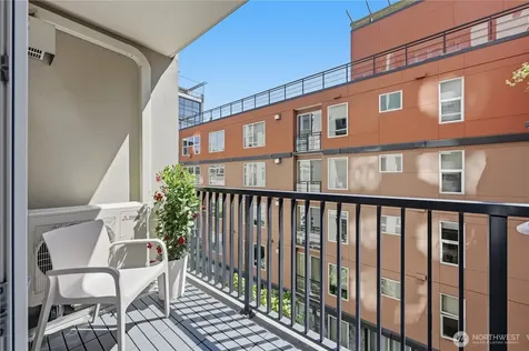 2607 Western Avenue Seattle WA 98121