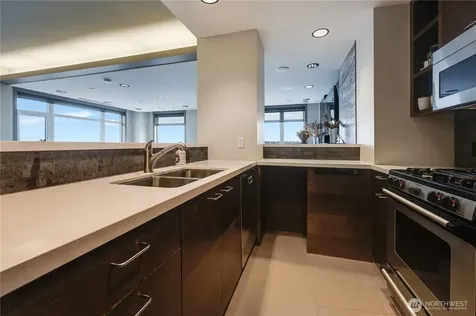 2607 Western Avenue Seattle WA 98121