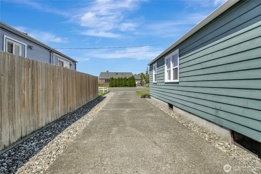 1608 9th Street Marysville WA 98270