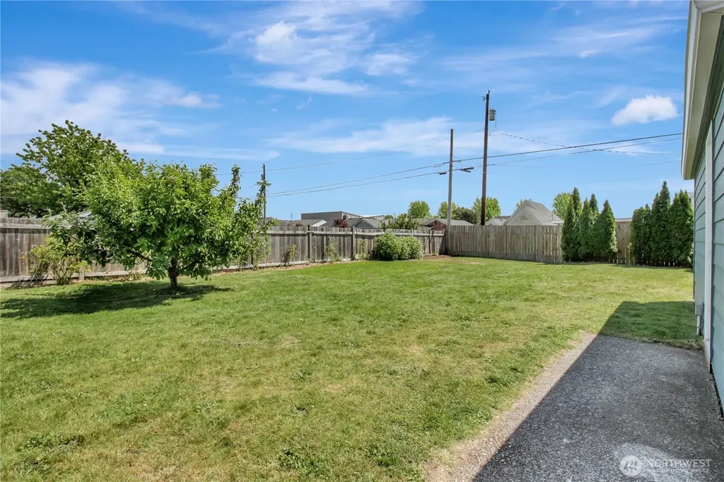 1608 9th Street Marysville WA 98270