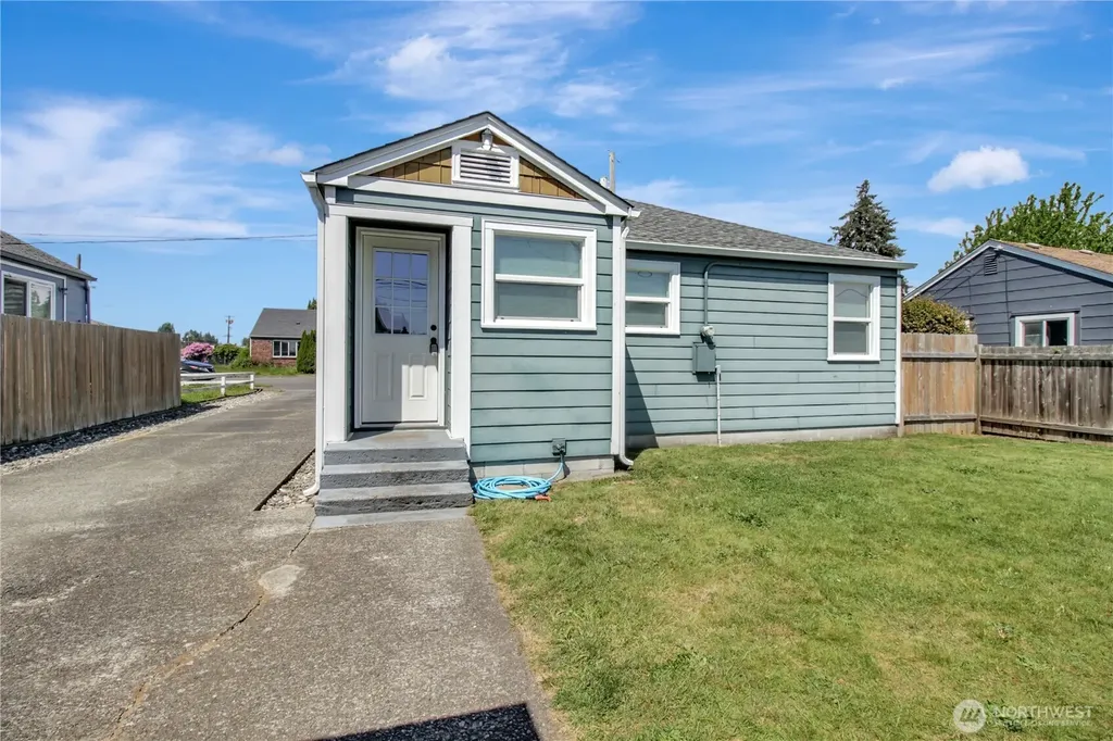 1608 9th Street Marysville WA 98270