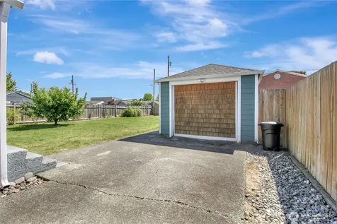 1608 9th Street Marysville WA 98270