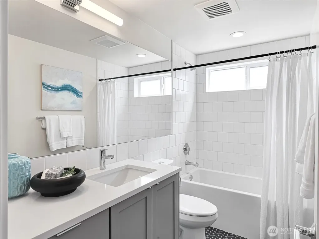 1411 N 48th Street Seattle WA 98103