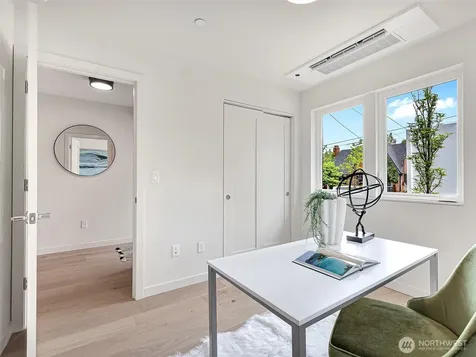 1411 N 48th Street Seattle WA 98103