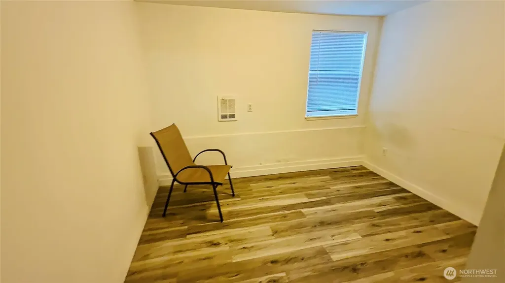 527 S Sullivan Street Seattle WA 98108