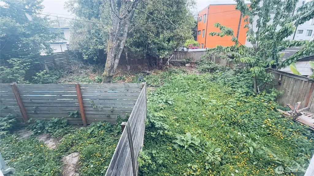 527 S Sullivan Street Seattle WA 98108