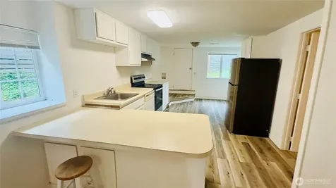 527 S Sullivan Street Seattle WA 98108