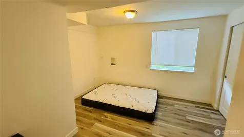 527 S Sullivan Street Seattle WA 98108