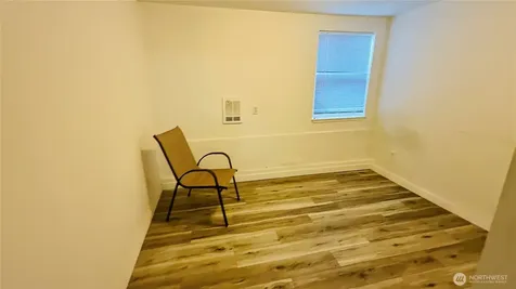 527 S Sullivan Street Seattle WA 98108