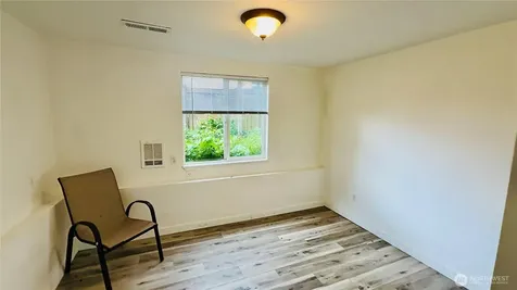 527 S Sullivan Street Seattle WA 98108
