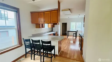 527 S Sullivan Street Seattle WA 98108