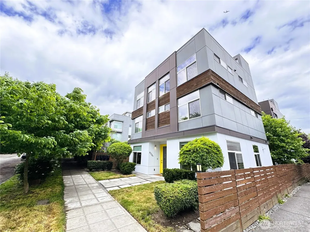 4114 Linden Avenue N Seattle WA 98103