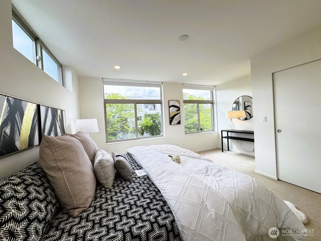 4114 Linden Avenue N Seattle WA 98103