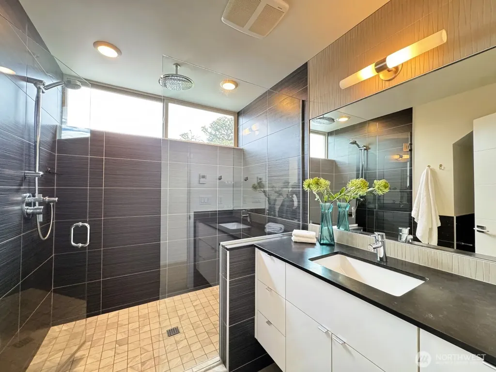 4114 Linden Avenue N Seattle WA 98103