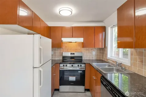 19712 50 Avenue W Lynnwood WA 98036