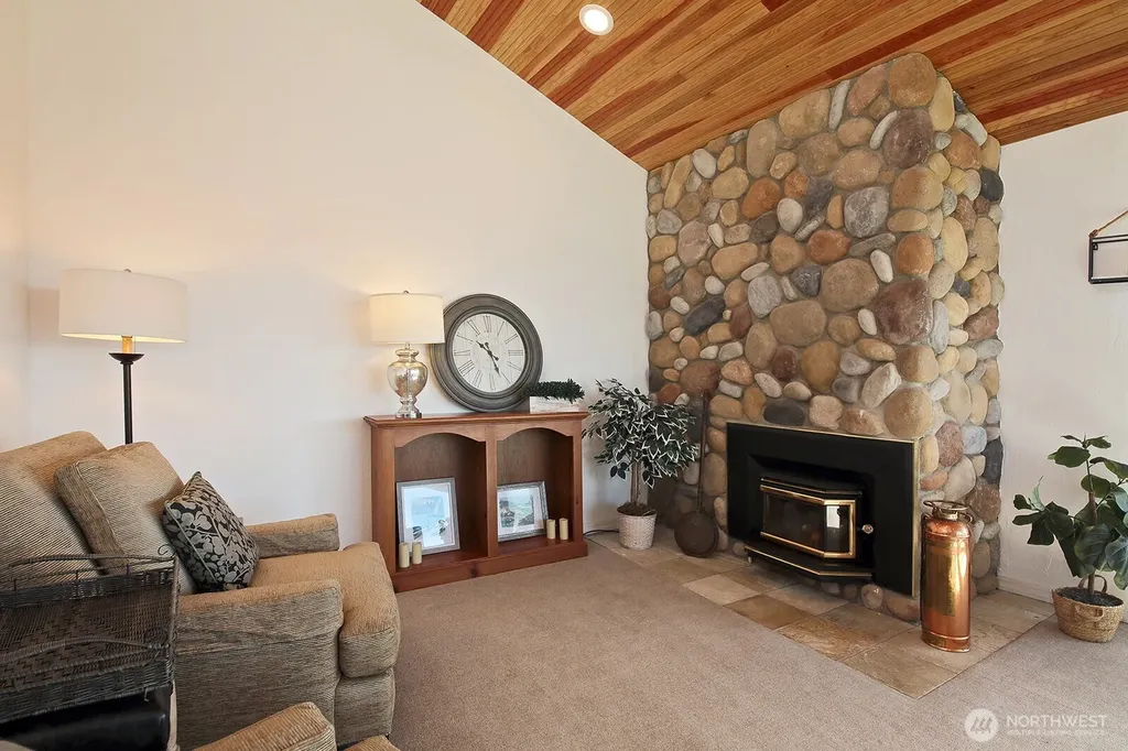 816 Old Beach Road Freeland WA 98249