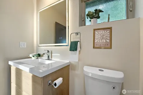 4586 22nd Avenue SW Seattle WA 98106