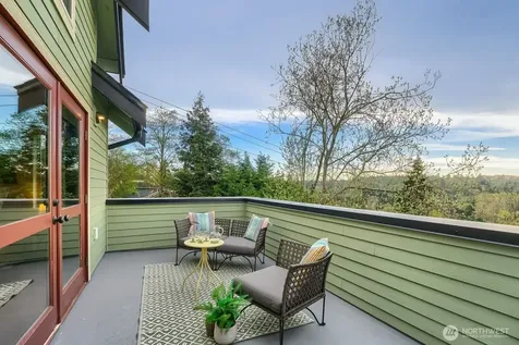 4586 22nd Avenue SW Seattle WA 98106