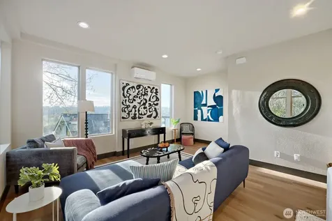 4586 22nd Avenue SW Seattle WA 98106