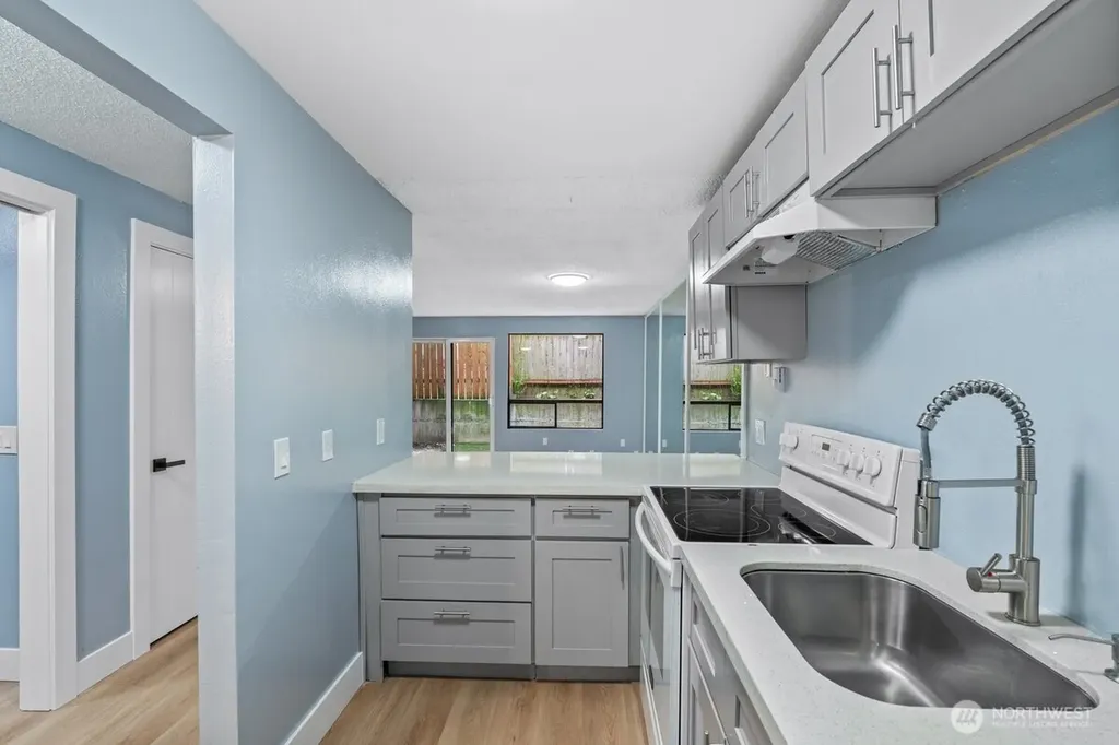 13702 37th Avenue S Tukwila WA 98168