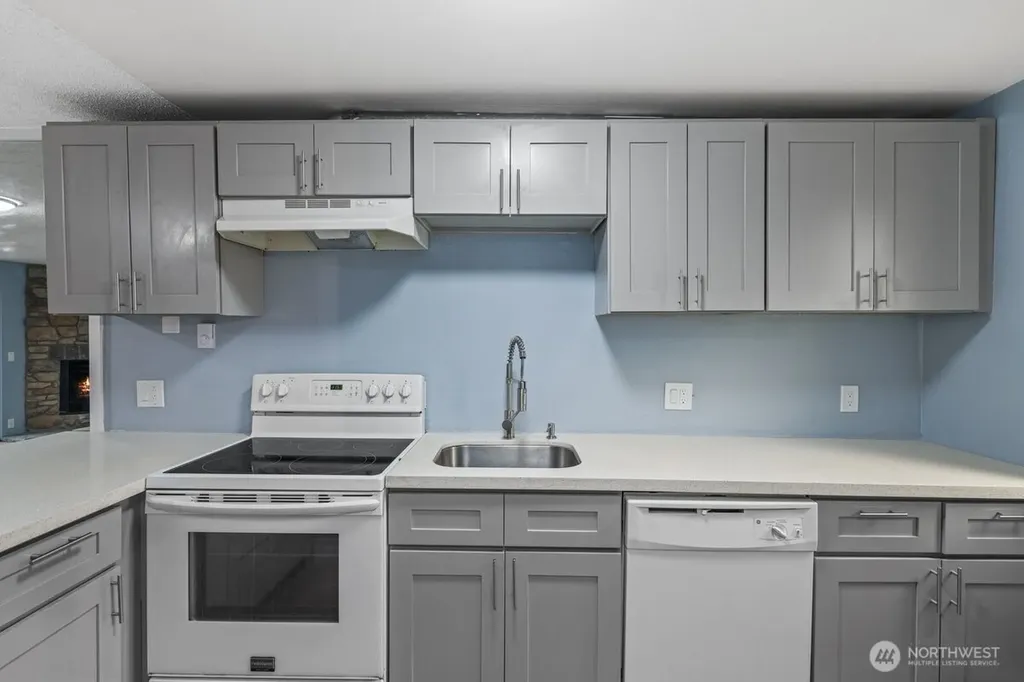 13702 37th Avenue S Tukwila WA 98168