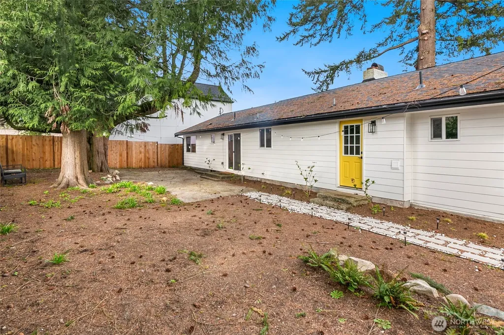 1402 N 136th Street Seattle WA 98133