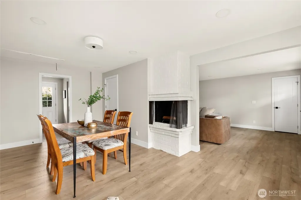 1402 N 136th Street Seattle WA 98133